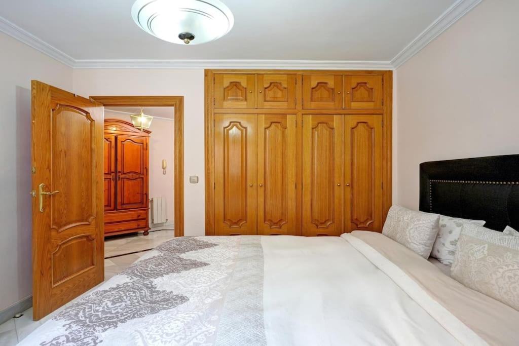 Granada Piso En Calle Arabial 117 Junto A El Corte Ingles מראה חיצוני תמונה